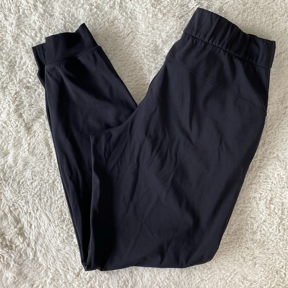 ❤️ Lululemon On the Fly Jogger 28" *Luxtreme Black Size 6